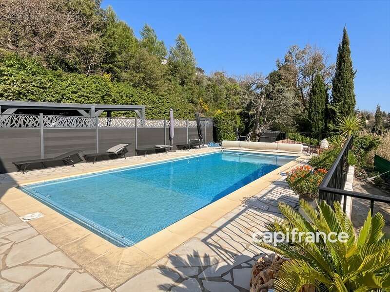 Maison à BAGNOLS-EN-FORET