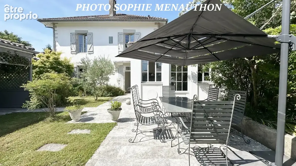 Maison de maitre de type t9 de 330 m2 avec piscine - photo 2