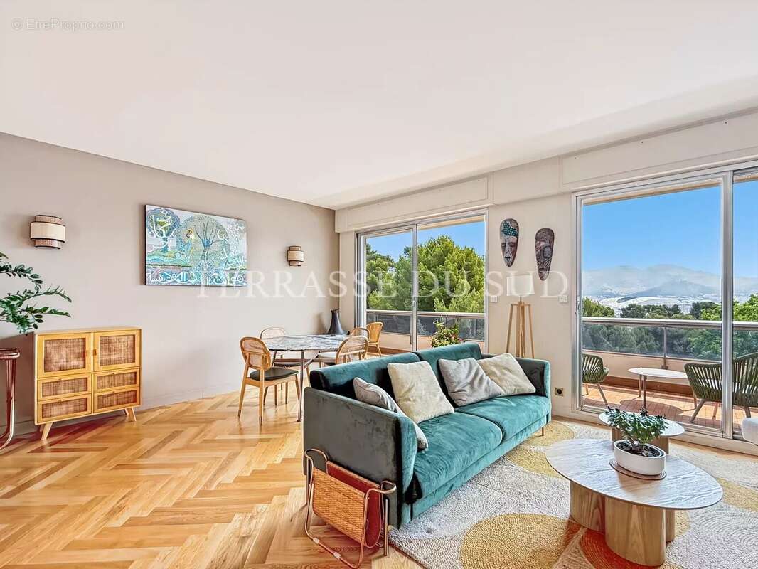 Appartement à MARSEILLE-8E