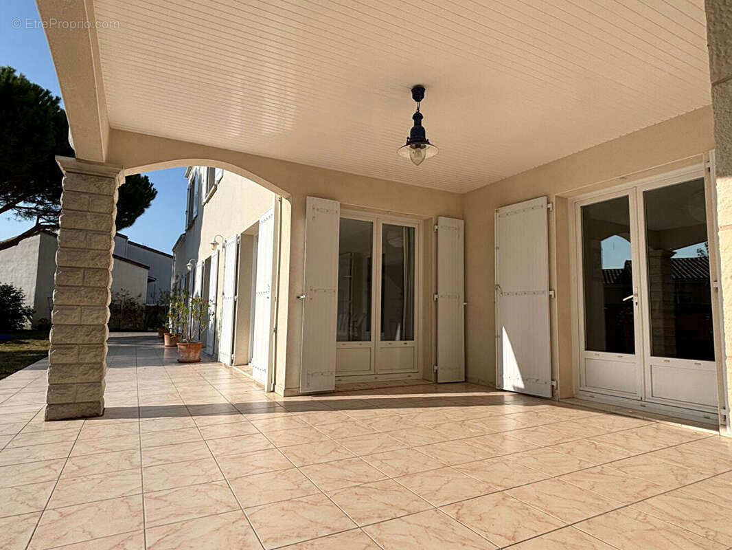 Maison à VAUX-SUR-MER