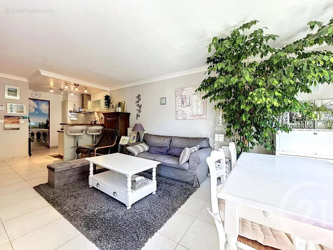 Appartement à MOUGINS