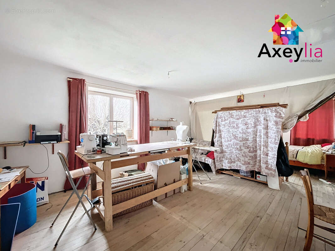 A vendre - proche cours - maison de campagne en pierre avec  4 chambres, terrain avec vue degagee - photo 8