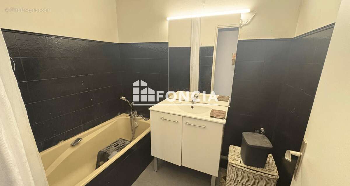 Appartement à FRESNES