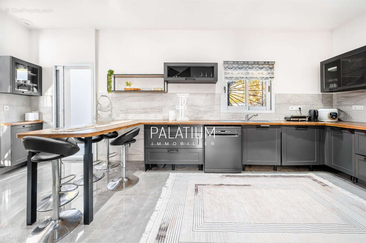 Maison à GINASSERVIS