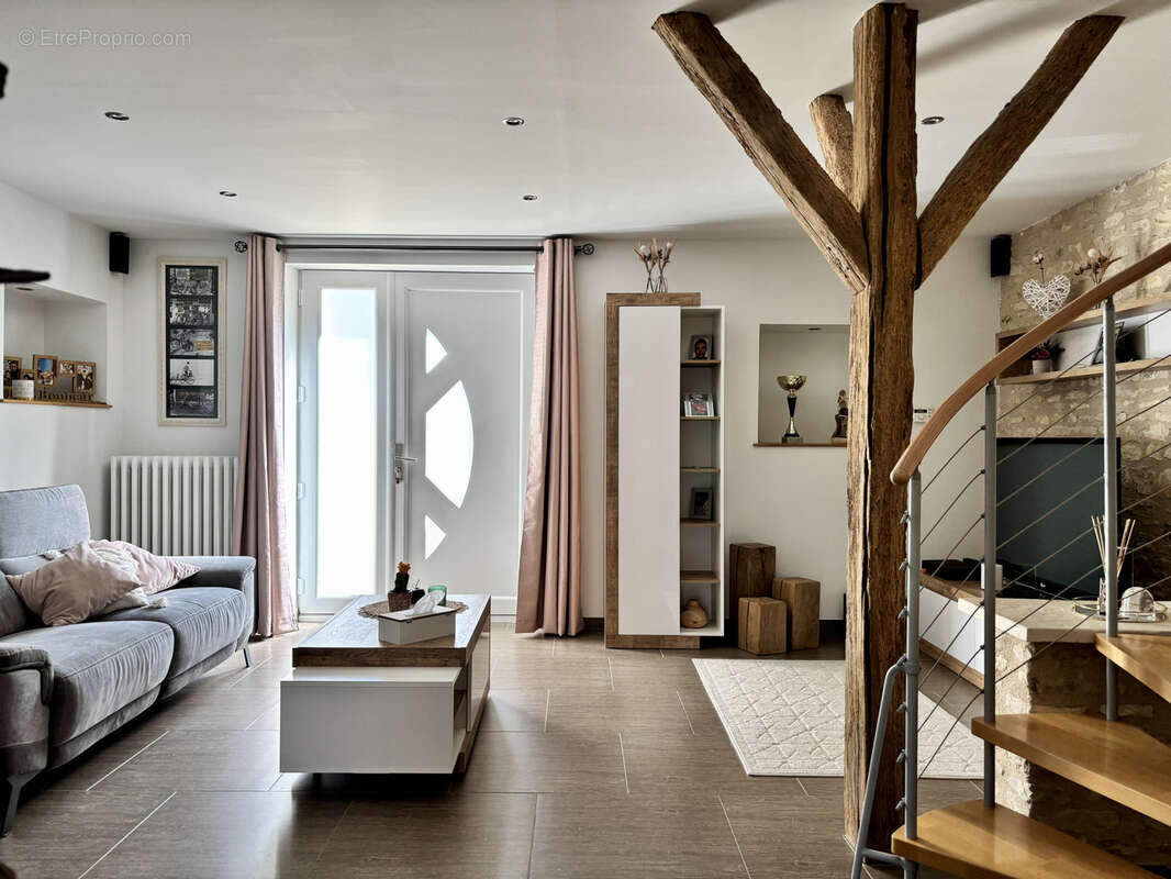 Maison à NEUVILLE-DE-POITOU