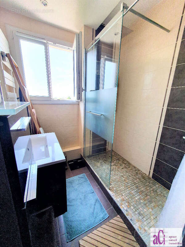 Appartement à L'HAY-LES-ROSES