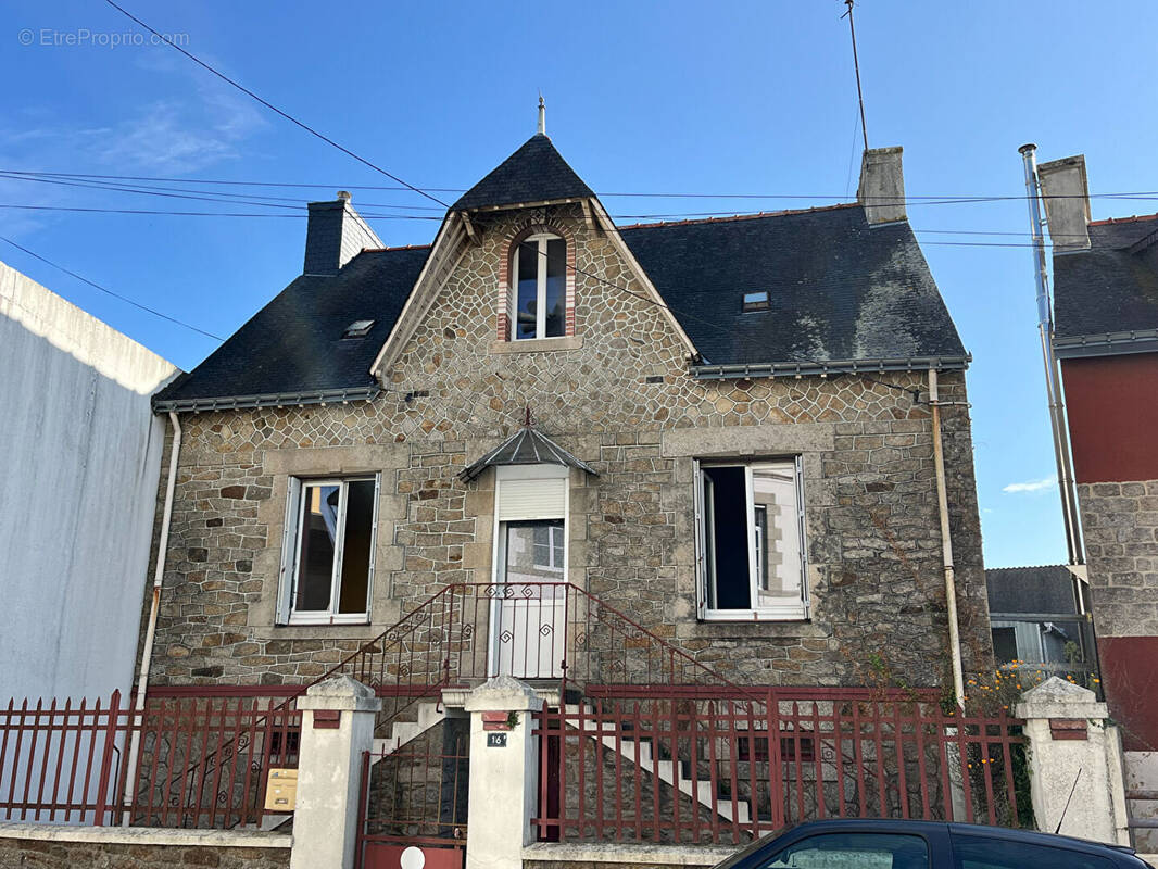 Maison à LOCMINE
