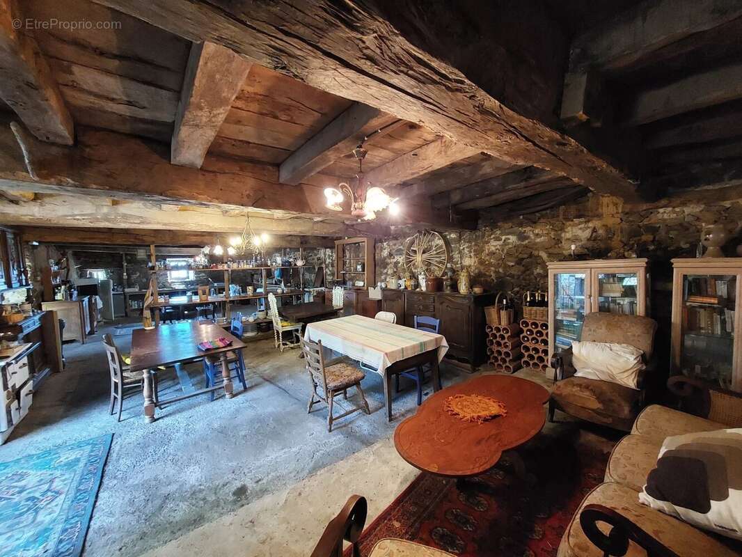 Maison à JOUQUEVIEL