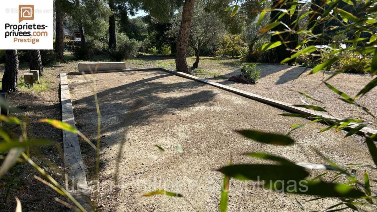 Maison à SAINT-CYR-SUR-MER