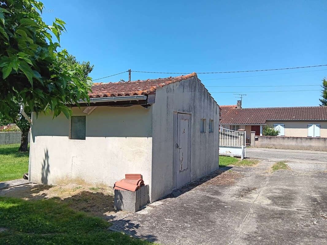 Maison à MONTBARTIER