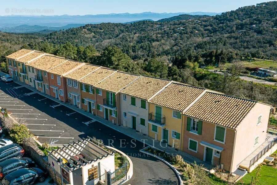 Maison à LA GARDE-FREINET