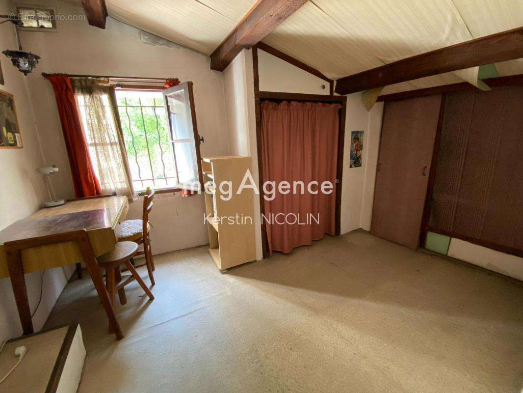 Maison de village, garage, caves et beau potentiel - photo 8