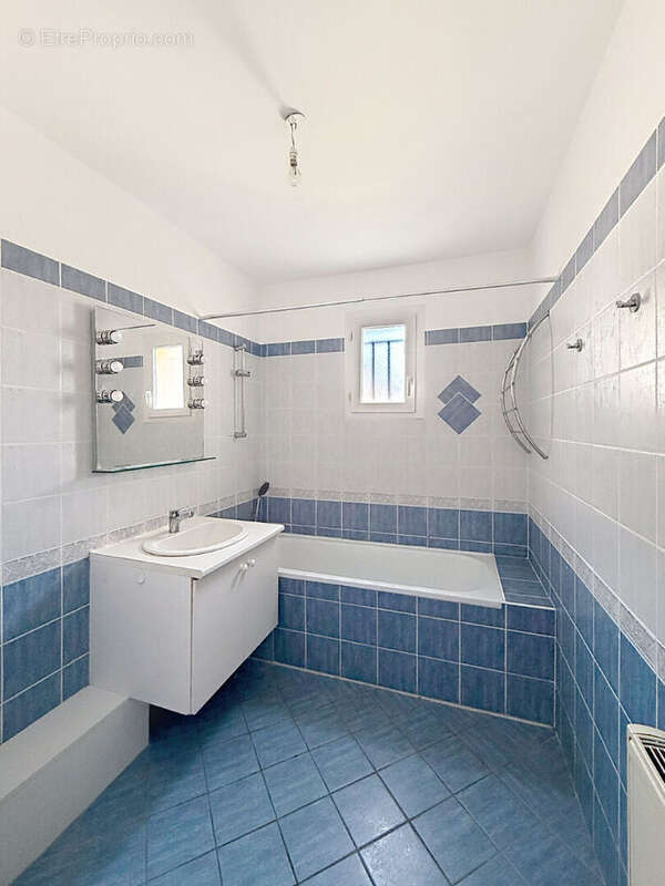 Appartement Villeneuve Les Avignon 3 pièce(s) 75.21 m2 TERRASSE + GARAGE - photo 10