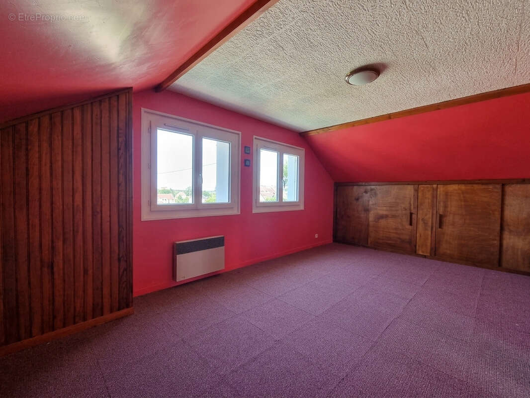 Maison familiale avec accès rapide à la RN12. Un cadre de vie paisible et verdoyant à visiter sans attendre ! - photo 11