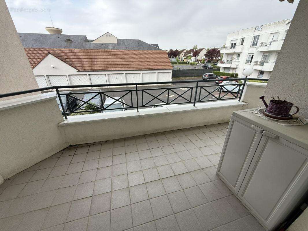 Appartement à LA CHAPELLE-SAINT-MESMIN