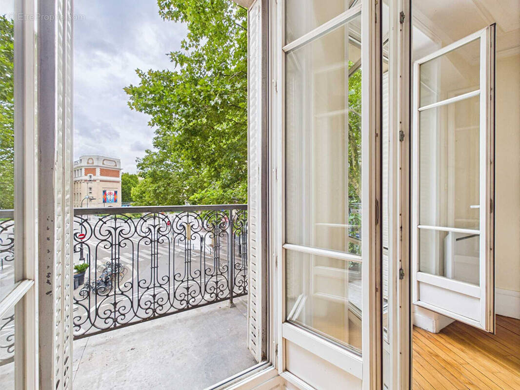 Appartement à PARIS-10E