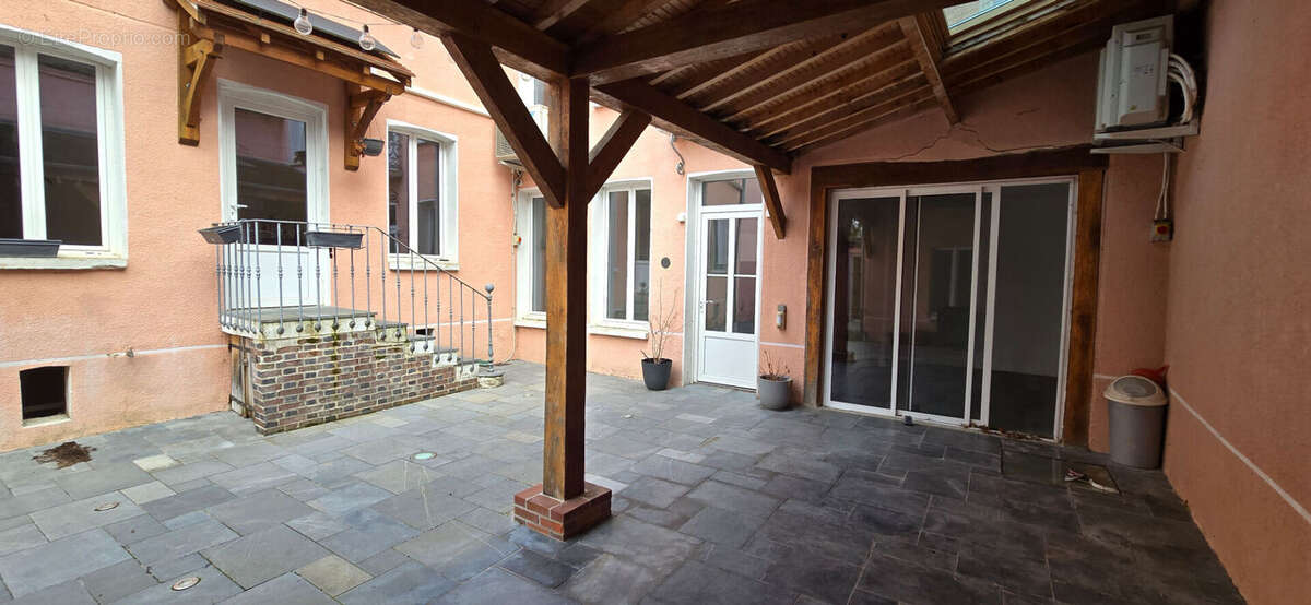 Maison à VILLENEUVE-L'ARCHEVEQUE