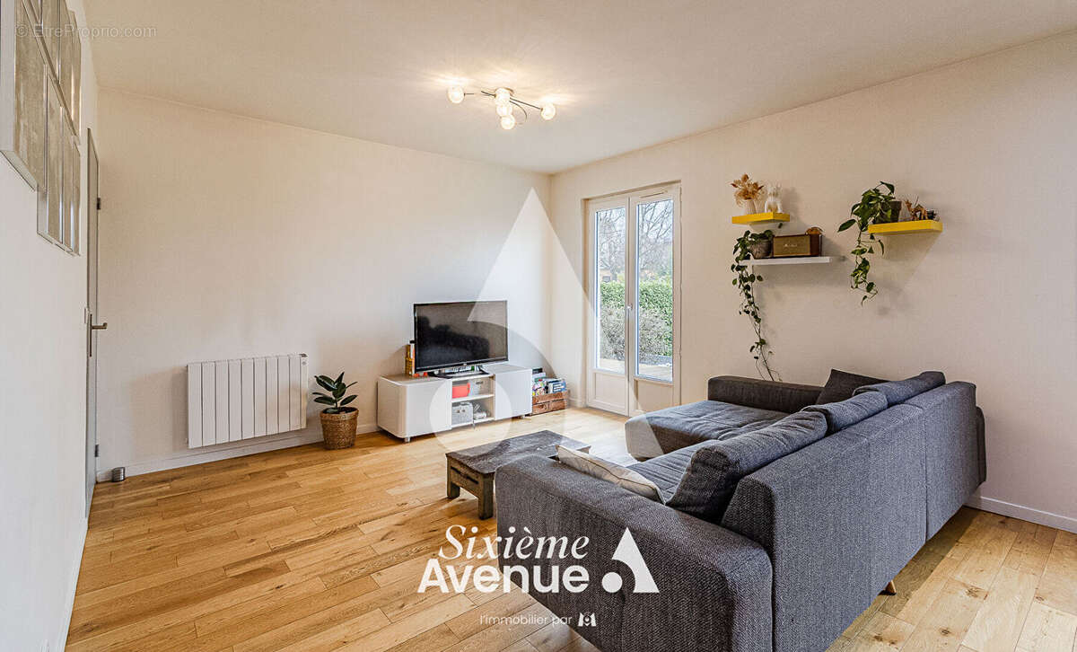 EXCLUSIVITÉ - Maison clé en main à proximité immédiate de l'école - CHAZAY-D'AZERGUES - photo 6