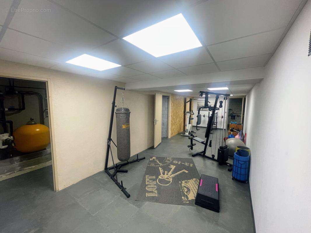 Maison 233 m² à Rognes  - photo 27