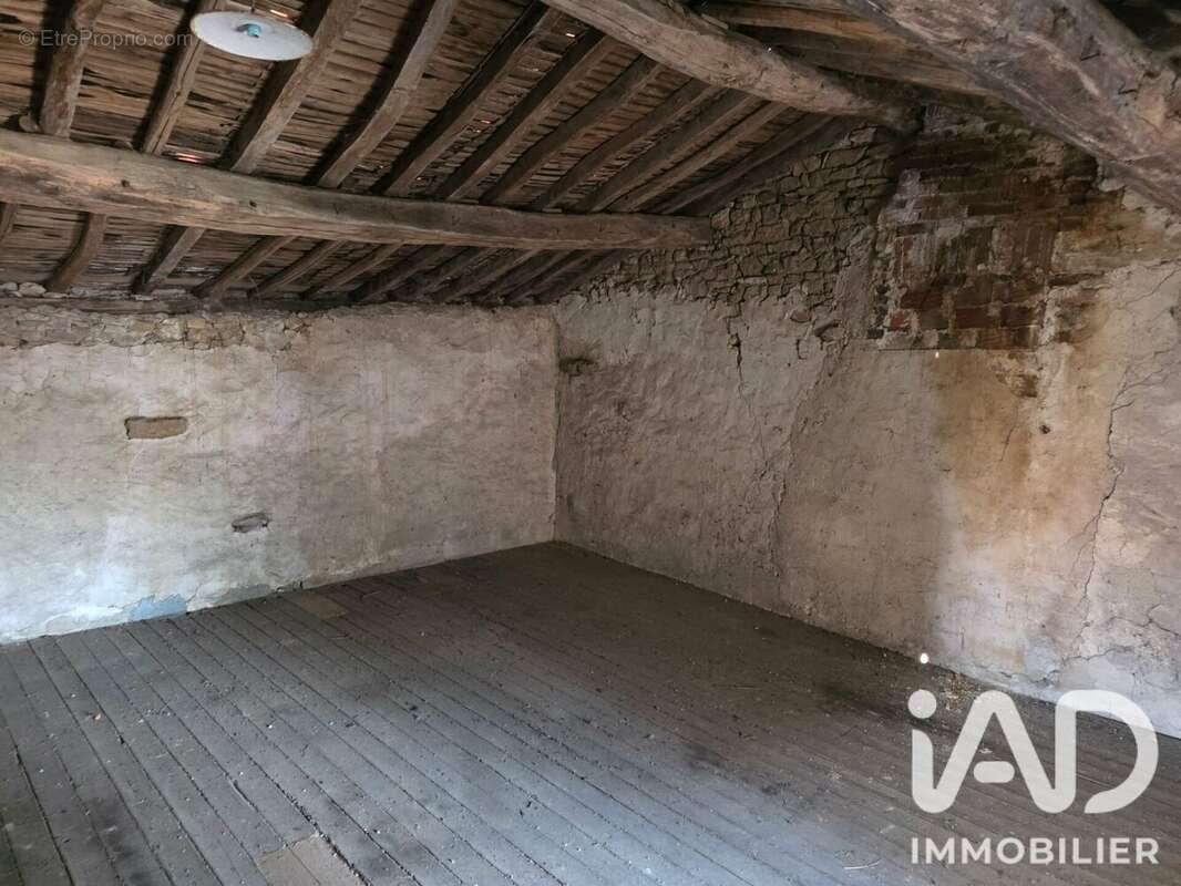 Maison 200 m² à Bazoges-En-Pareds  - photo 8
