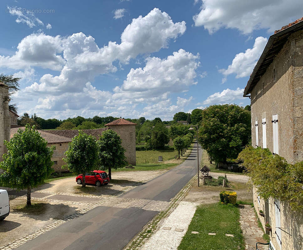 Maison à CHAMPAGNE-MOUTON
