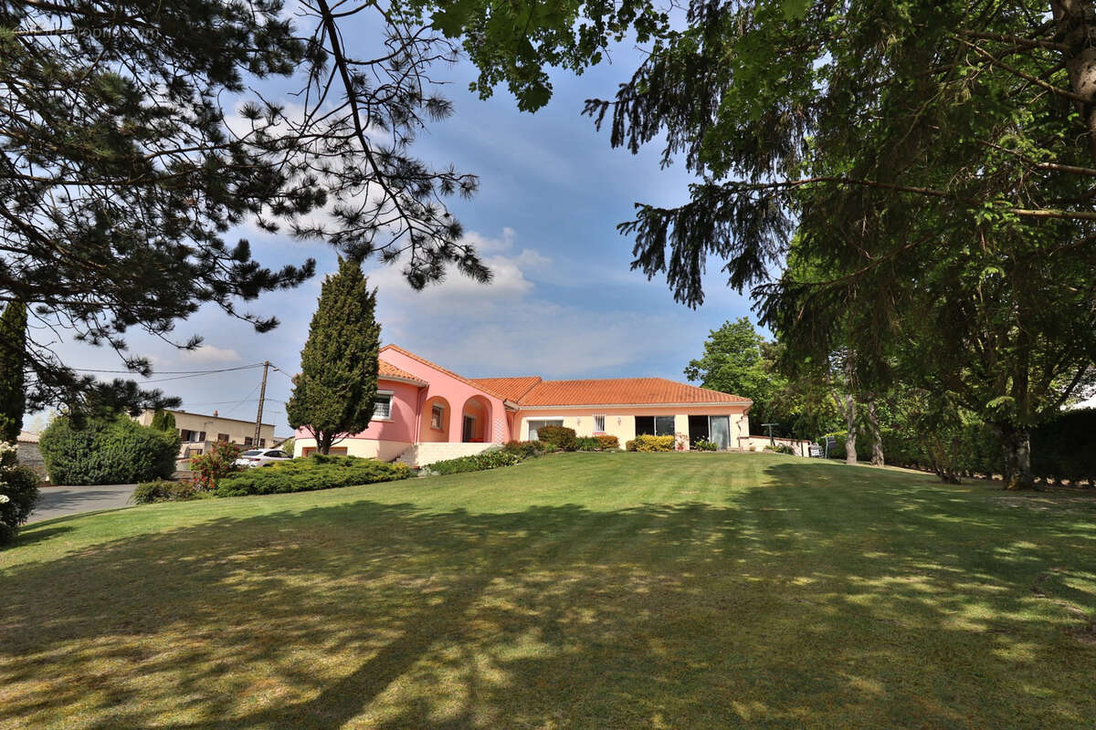 Maison à MIREBEAU