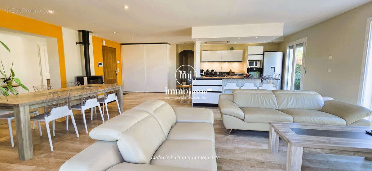 Maison 174 m² à Saint-Just-Le-Martel  - photo 5