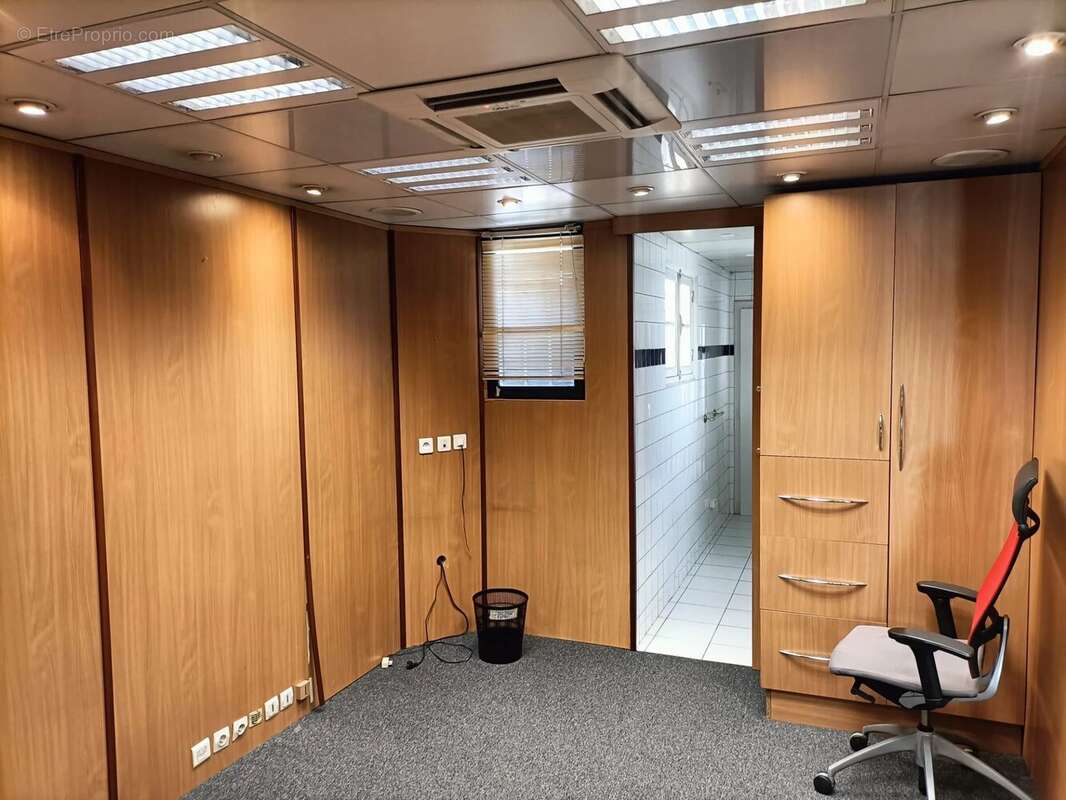 Commerce à SURESNES