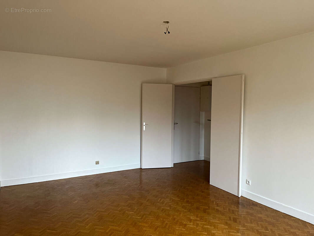 Appartement à PARIS-20E
