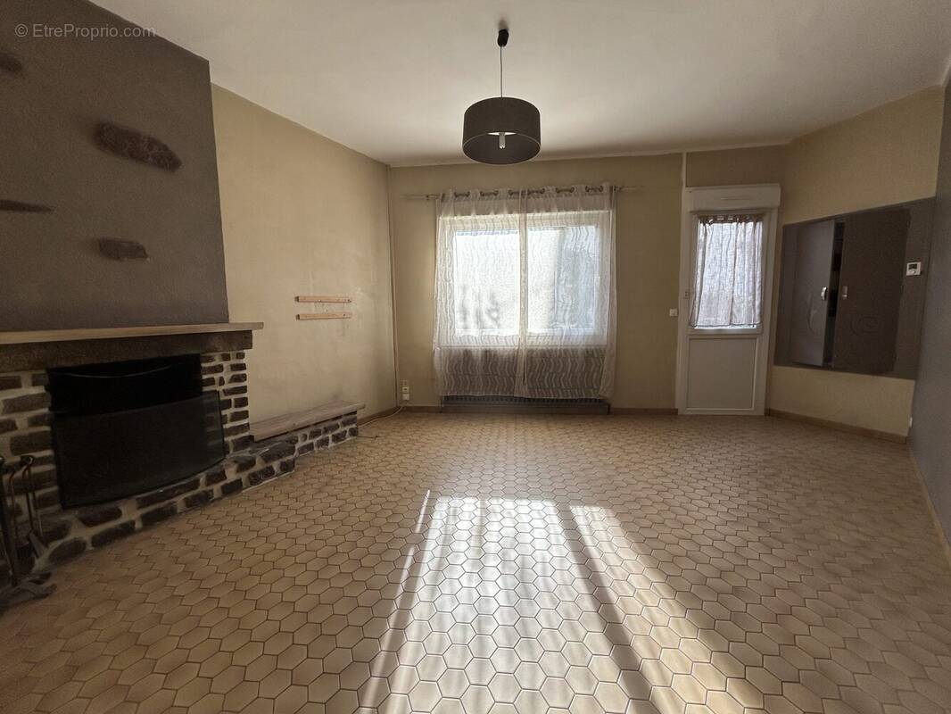 Maison 115 m² à Pont-D'ouilly  - photo 4