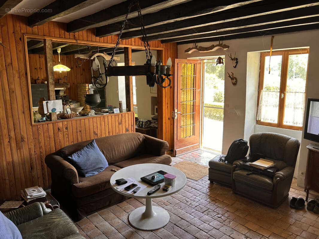 Maison à LA PEROUILLE