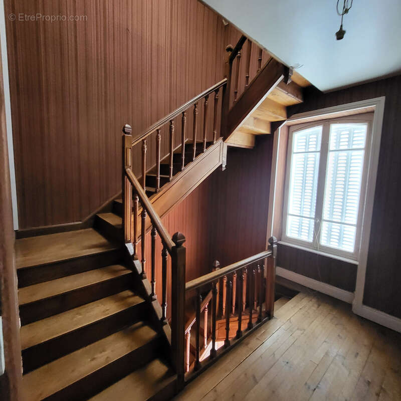 Maison à RIOM-ES-MONTAGNES