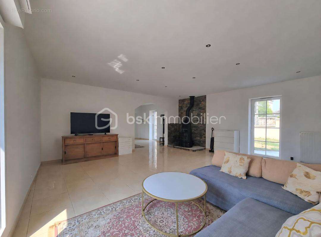 Maison en pierre_ 4 chambres_ jardin ! - photo 4