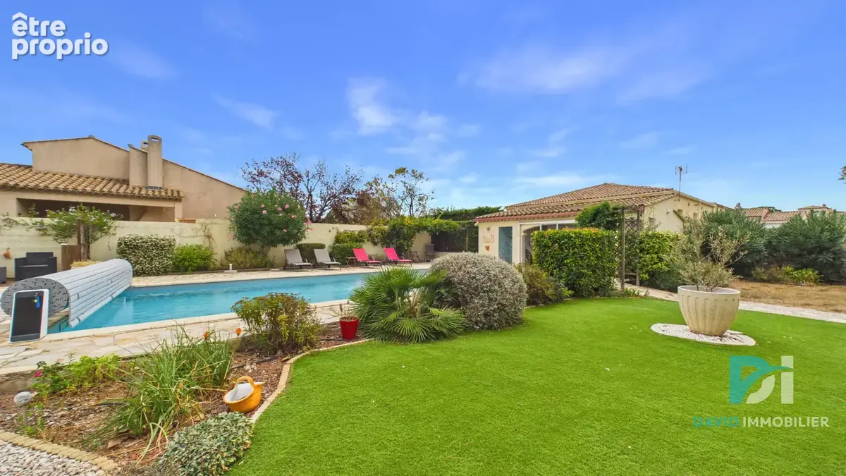 Villa avec piscine et double garage - photo 13