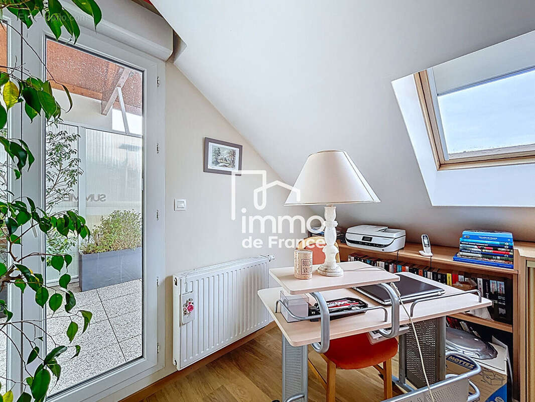 Appartement à CESSY