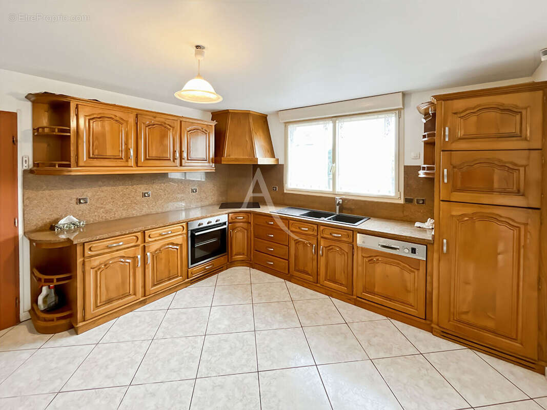 Maison à BRIE-COMTE-ROBERT