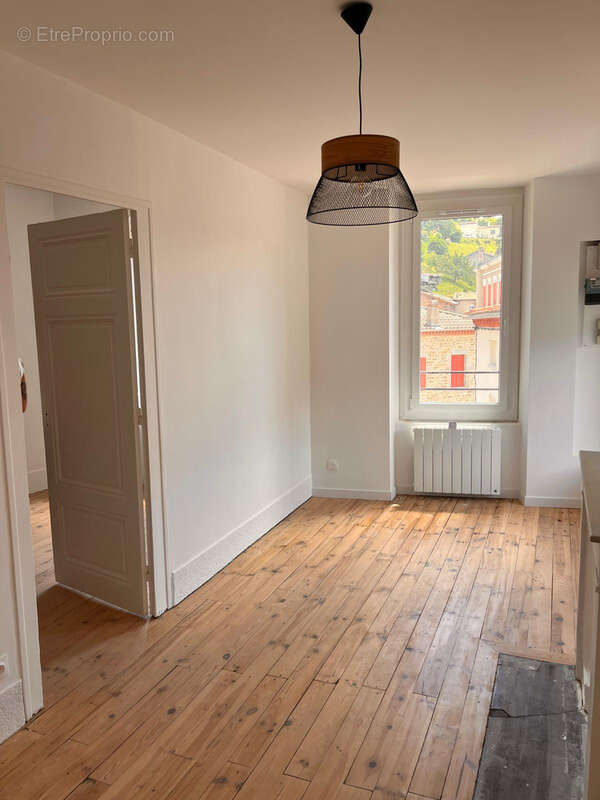 Appartement à LA TERRASSE-SUR-DORLAY