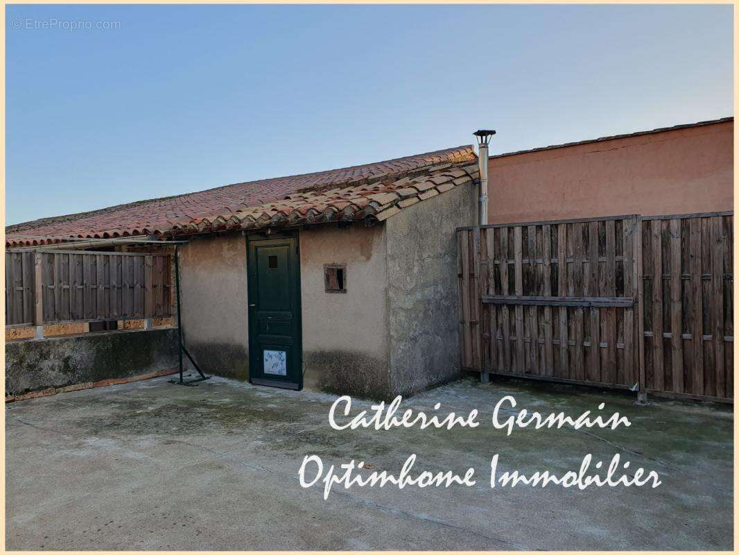 A Aigues Vives (11), à vendre : maison de village à rénover avec cour, terrasse et grand garage - photo 13