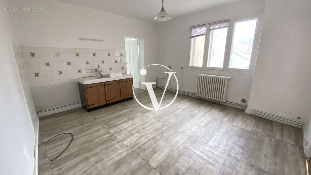 Immeuble, centre ville de Vendôme - photo 7