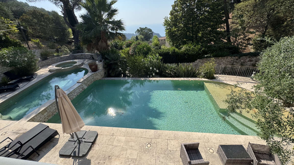 Maison à EZE