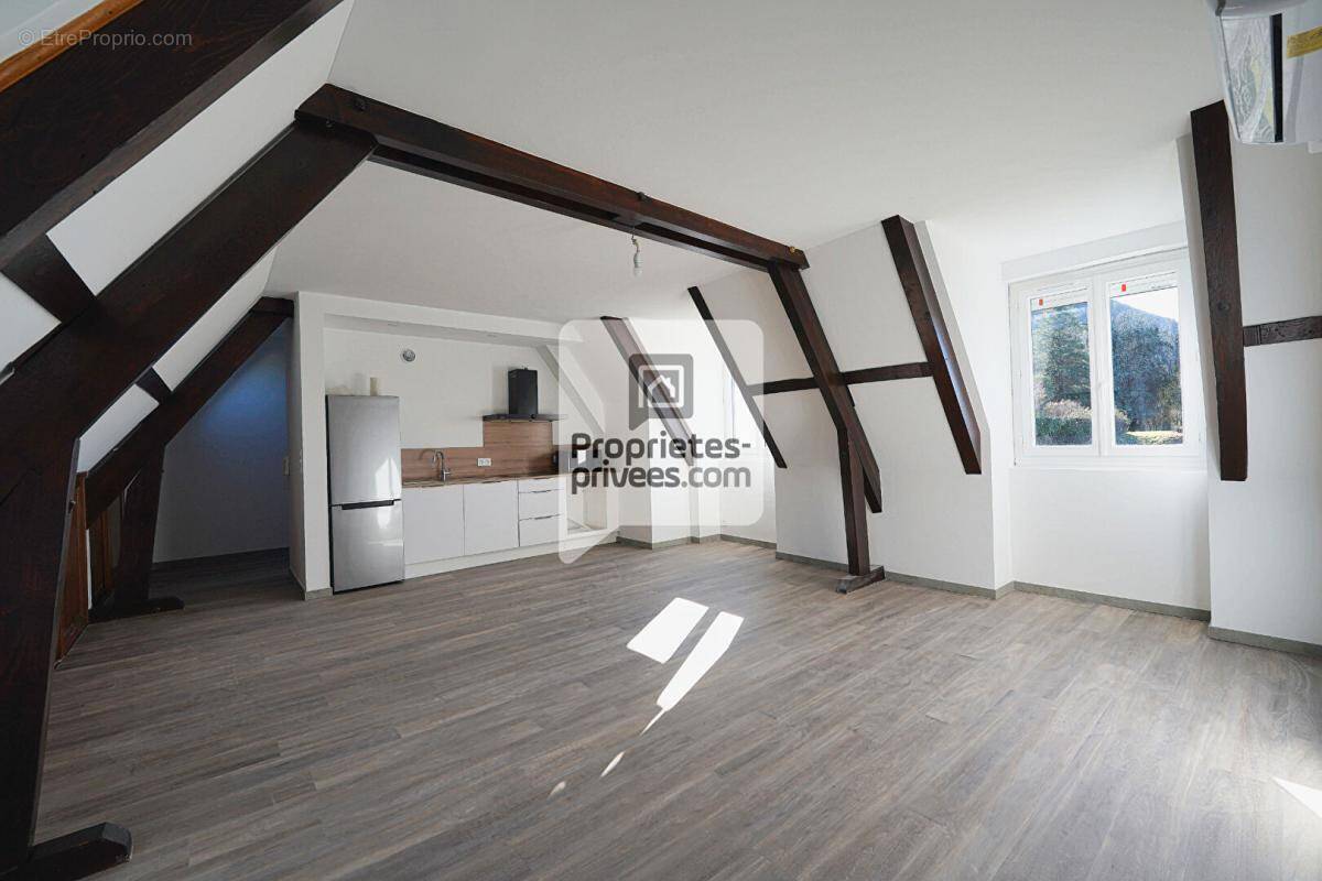 Appartement à POISAT