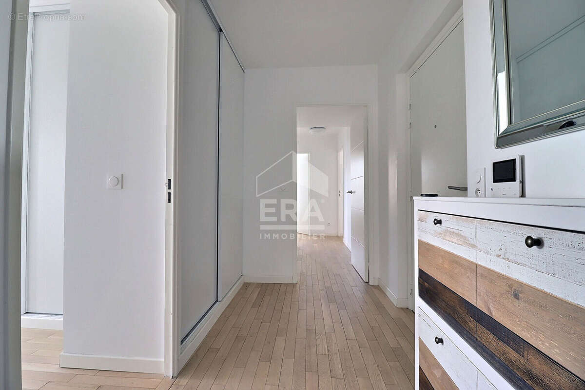 Appartement Colombes 5 pièce(s) 97 m2 - terrasse de 67 m² - photo 8