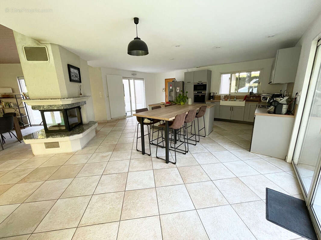 Maison à MORTAGNE-SUR-SEVRE