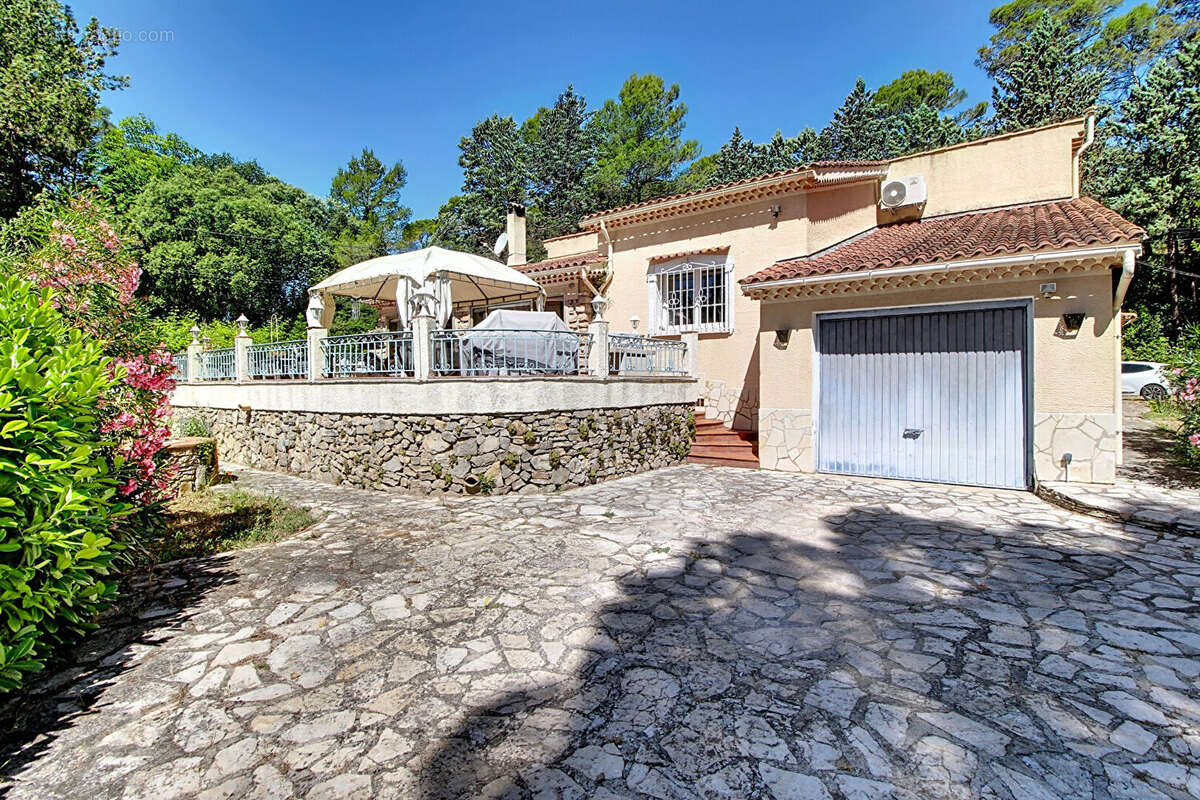 A VENDRE EN EXCLUSIVITE! Maison de plain-pied avec piscine et studio indépendant. - photo 23