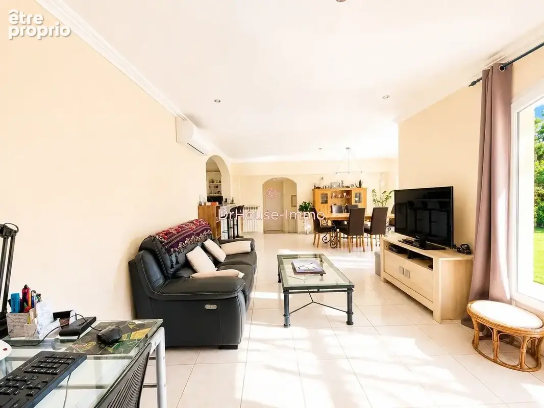 Maison 4 pièces 130 m² à vendre à Carros (06510) - photo 3