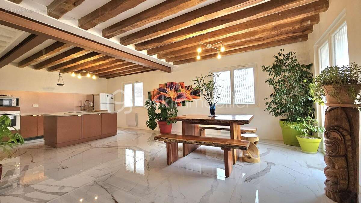 Maison à QUINCY-VOISINS