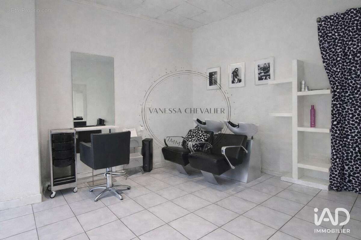 Photo 4 - Commerce à VALREAS