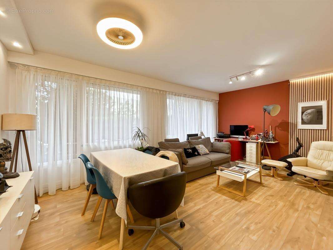 Appartement à LA CHAPELLE-SAINT-MESMIN