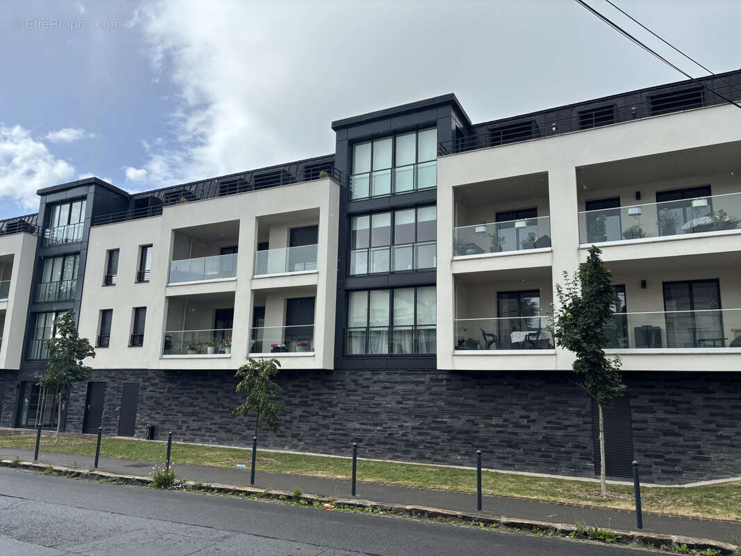 Appartement à SAINTE-GENEVIEVE-DES-BOIS