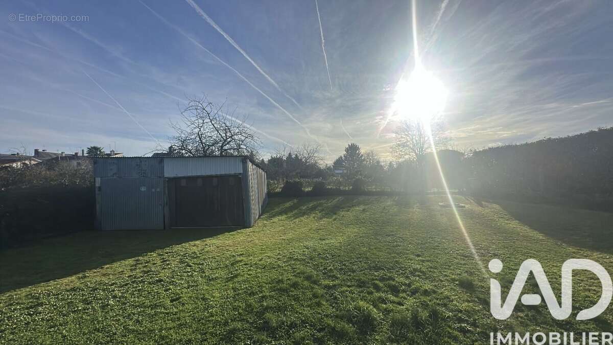 Photo 3 - Terrain à CHATELLERAULT